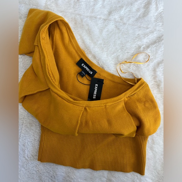 Express Single Shoulder Ruffle Top - Picture 3 of 6